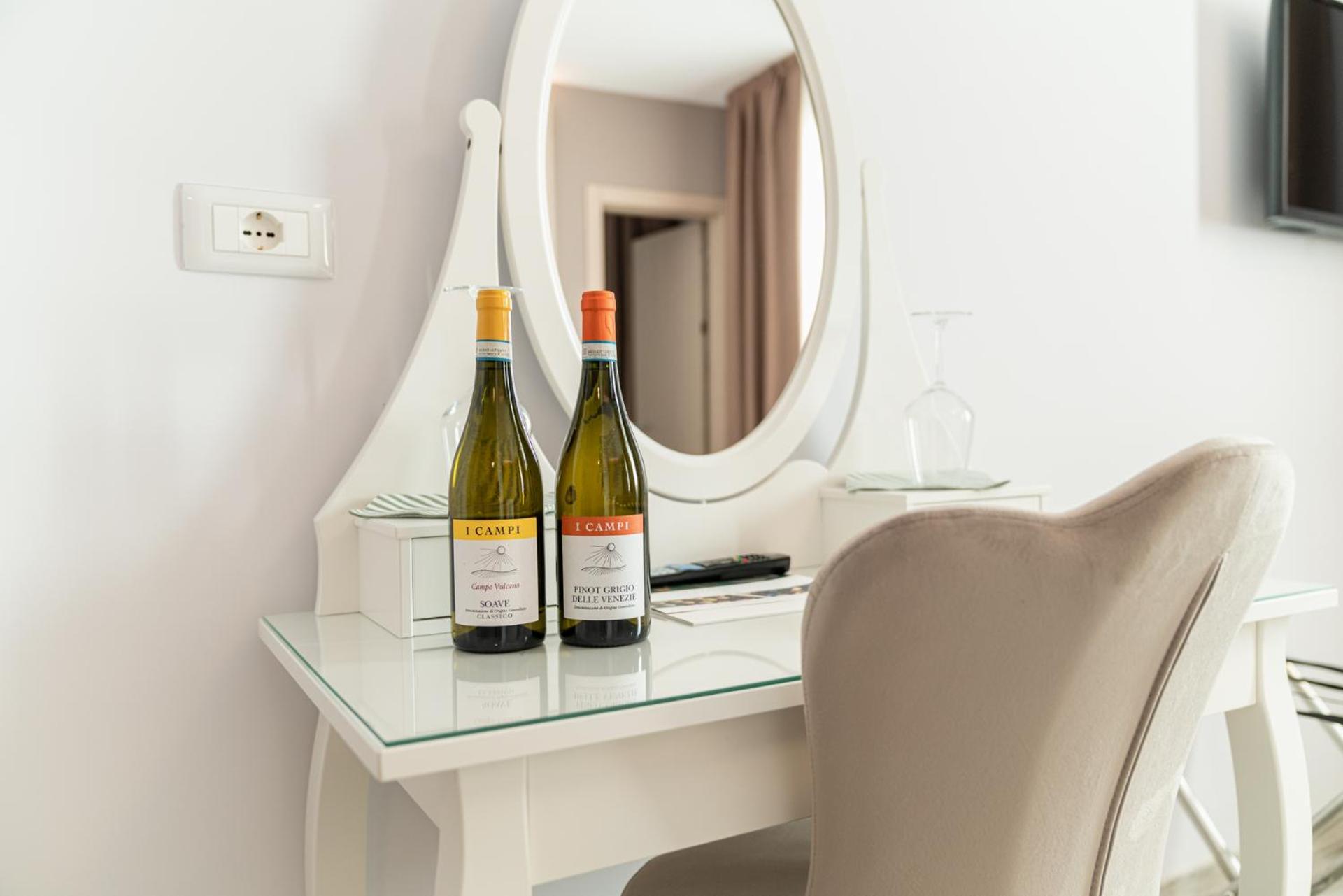 I Campi Wine Relais Hotel Ronchi  Ngoại thất bức ảnh