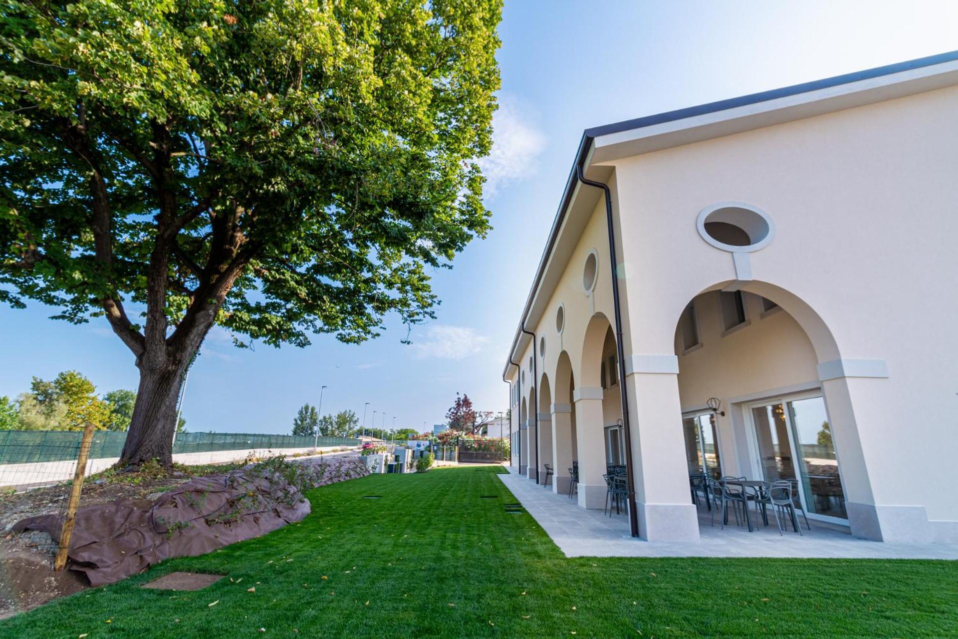 I Campi Wine Relais Hotel Ronchi  Ngoại thất bức ảnh